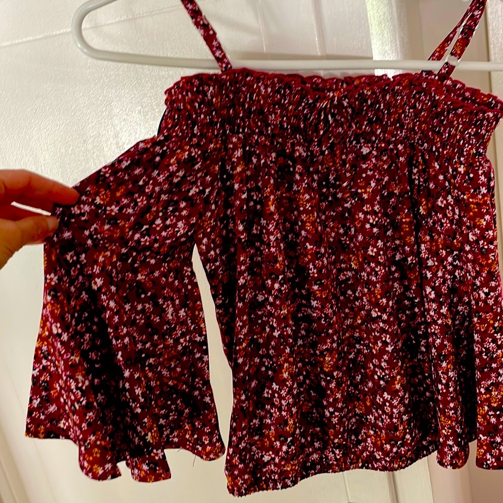 Adorable off shoulder girls top